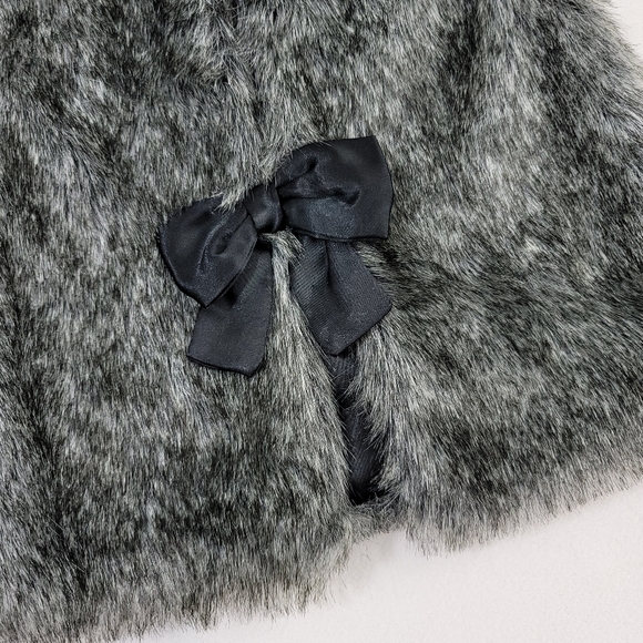 Oshkosh Faux Fur Vest With Bow Sz 2T - Picture 2 of 9